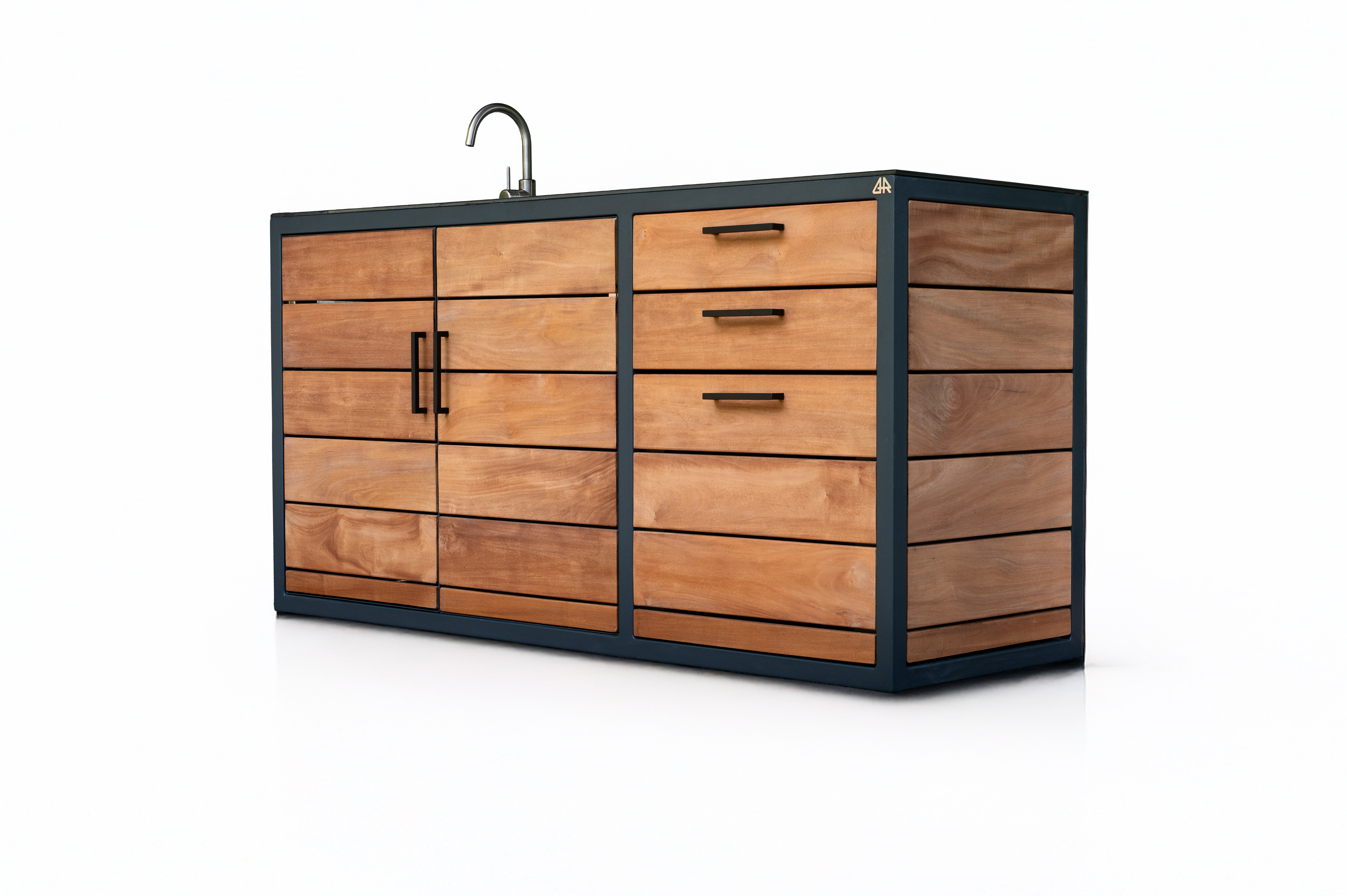 Venkovní kuchyně s dřezem